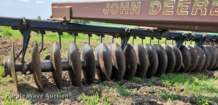 image for item DT6961 2001 John Deere 630 double off-set disk