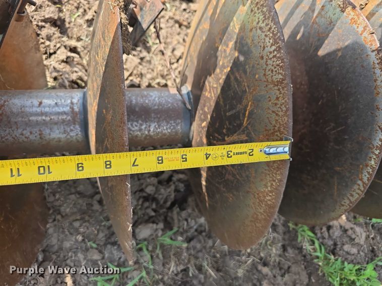 image for item DT6961 2001 John Deere 630 double off-set disk