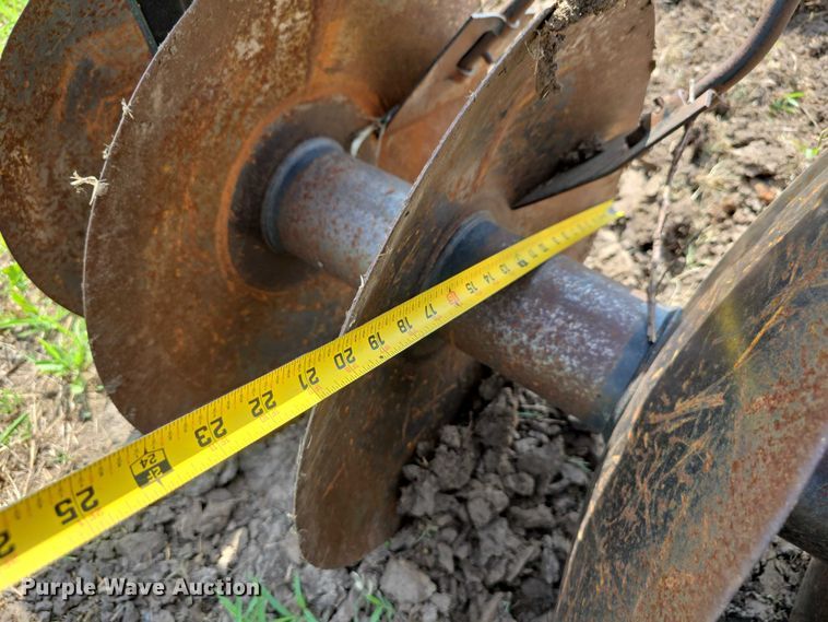 image for item DT6961 2001 John Deere 630 double off-set disk