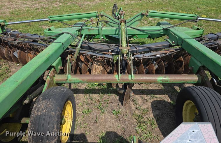 image for item DT6961 2001 John Deere 630 double off-set disk