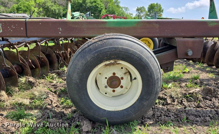 image for item DT6961 2001 John Deere 630 double off-set disk