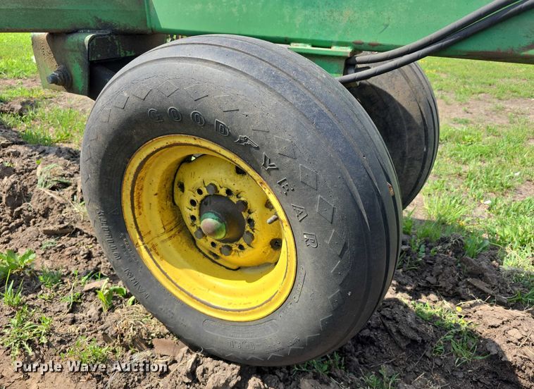 image for item DT6961 2001 John Deere 630 double off-set disk