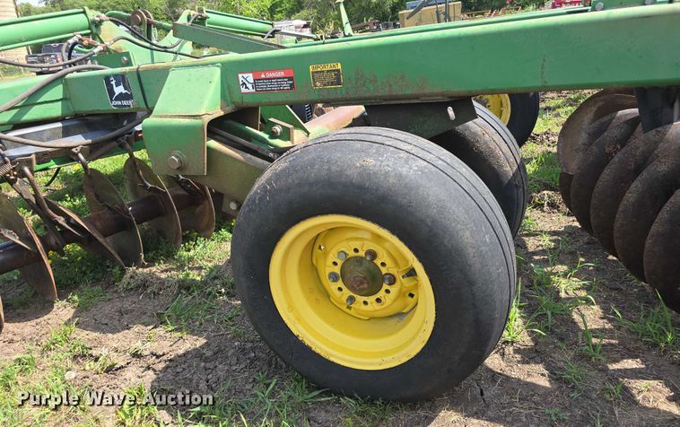 image for item DT6961 2001 John Deere 630 double off-set disk