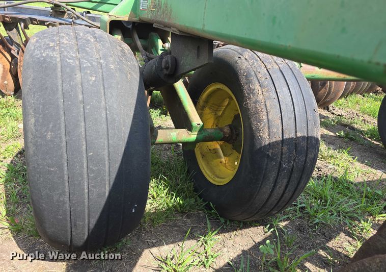 image for item DT6961 2001 John Deere 630 double off-set disk