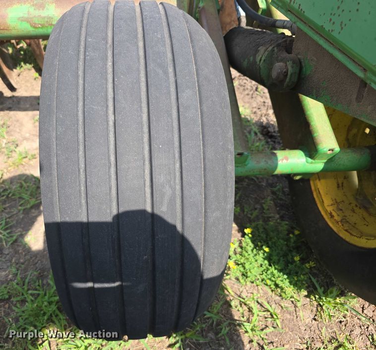 image for item DT6961 2001 John Deere 630 double off-set disk