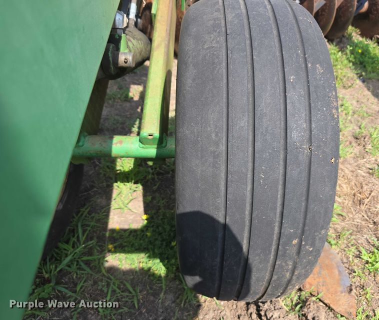 image for item DT6961 2001 John Deere 630 double off-set disk