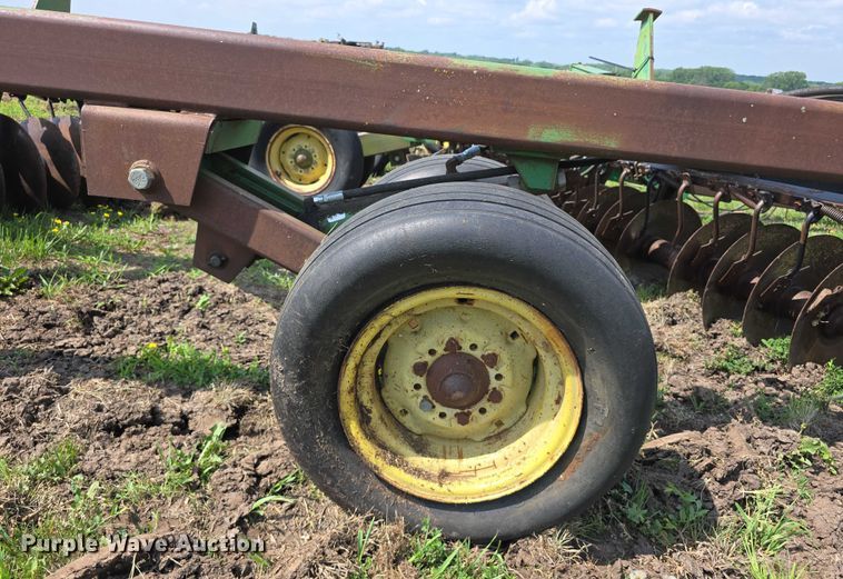 image for item DT6961 2001 John Deere 630 double off-set disk