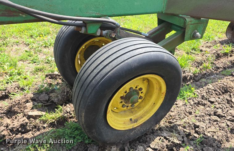 image for item DT6961 2001 John Deere 630 double off-set disk