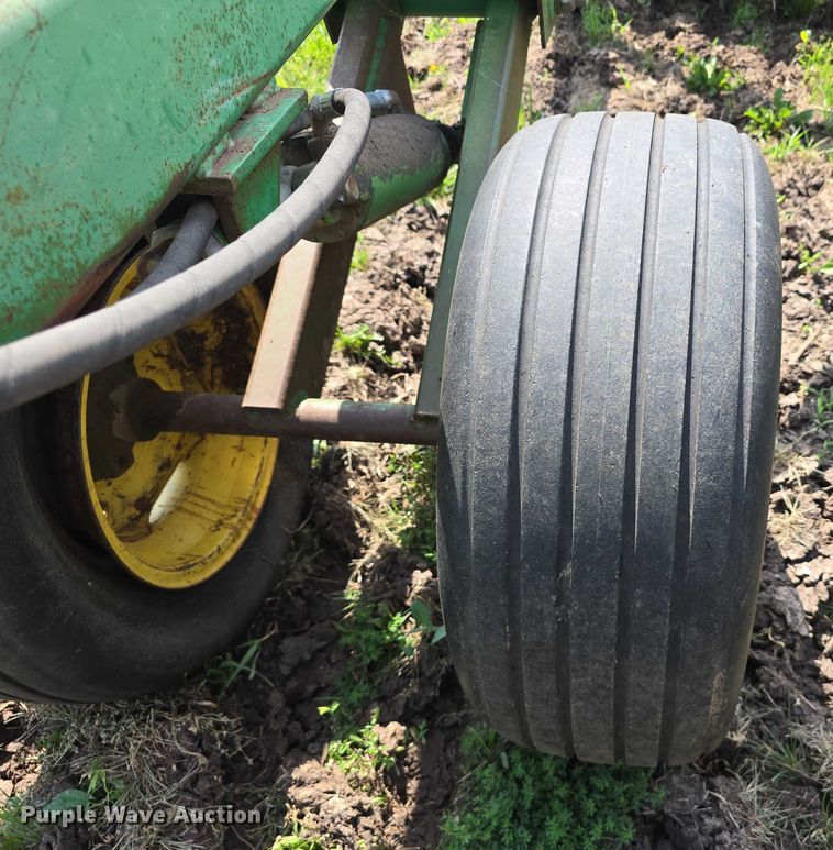 image for item DT6961 2001 John Deere 630 double off-set disk