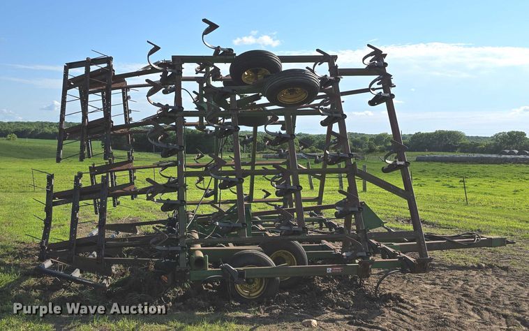 image for item DT6962 John Deere field cultivator