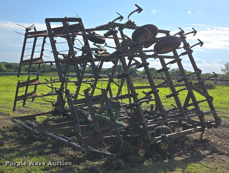 image for item DT6962 John Deere field cultivator