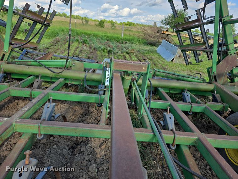 image for item DT6962 John Deere field cultivator