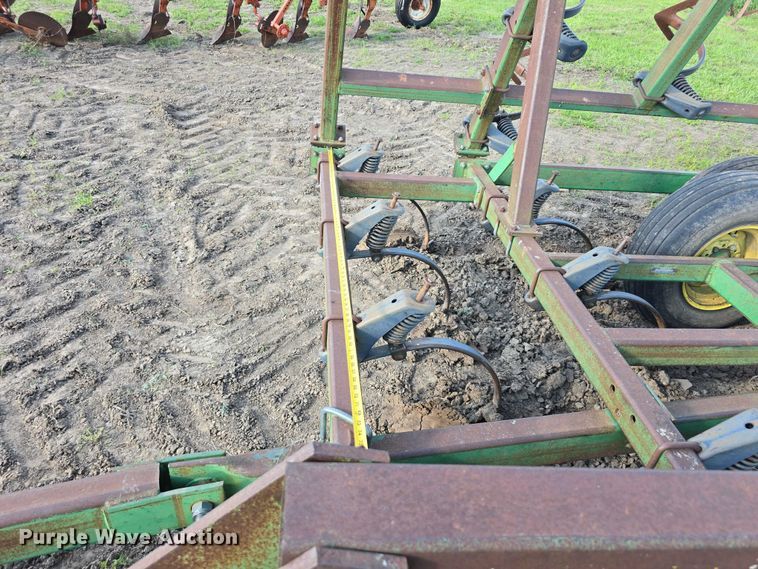image for item DT6962 John Deere field cultivator