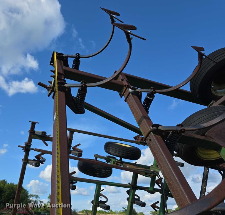 image for item DT6962 John Deere field cultivator