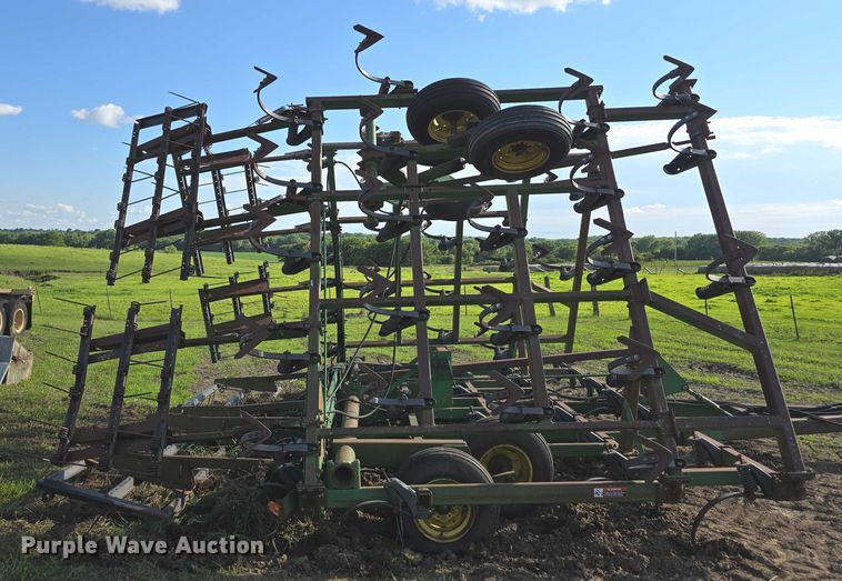 image for item DT6962 John Deere field cultivator