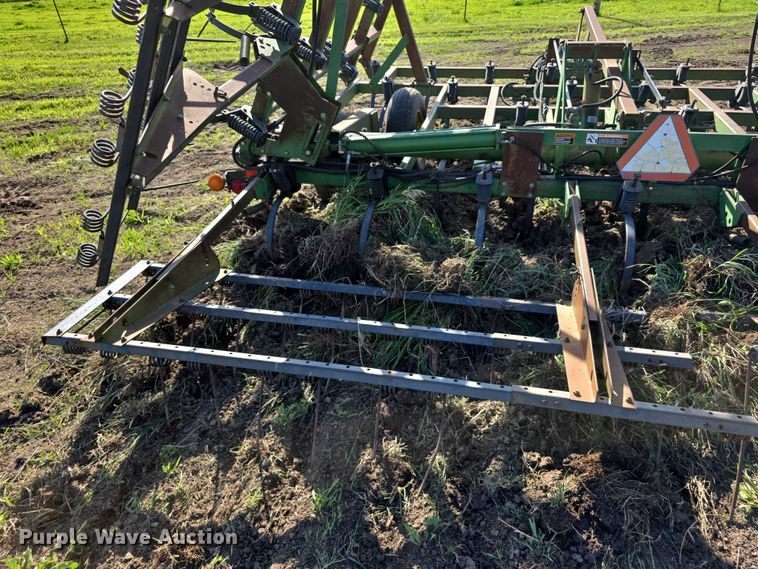 image for item DT6962 John Deere field cultivator