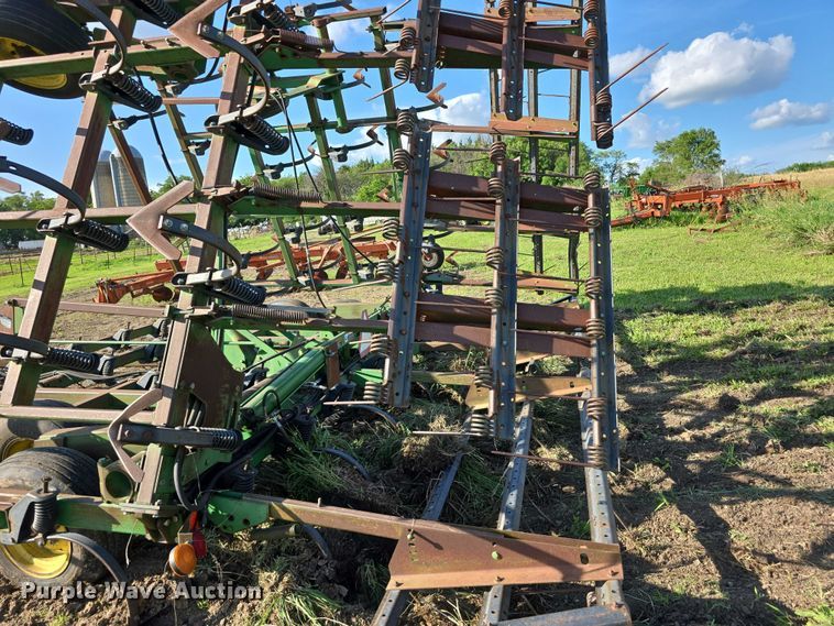 image for item DT6962 John Deere field cultivator