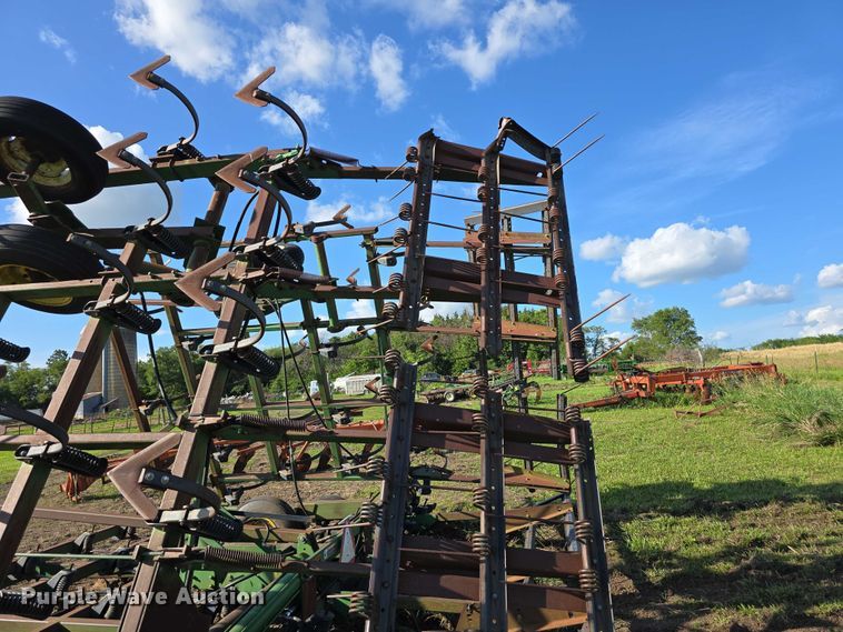 image for item DT6962 John Deere field cultivator