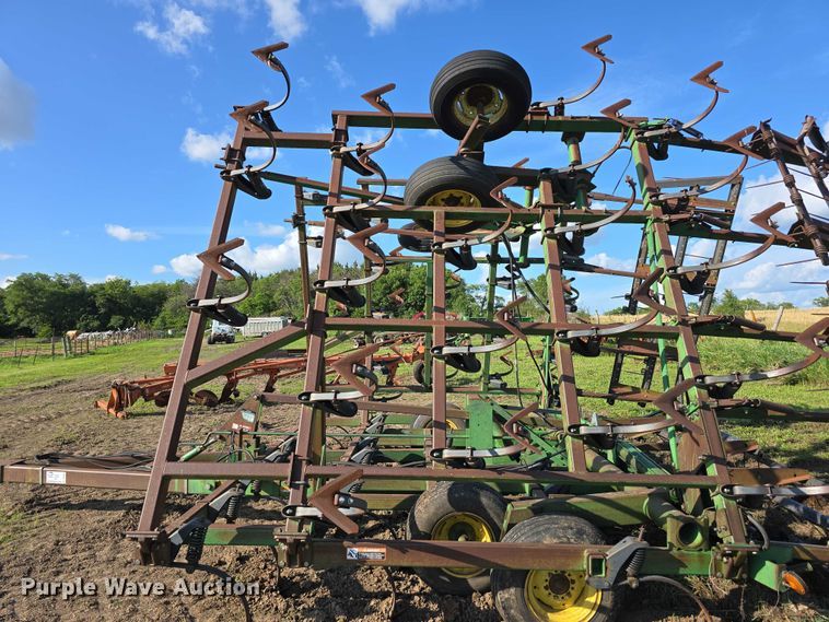 image for item DT6962 John Deere field cultivator