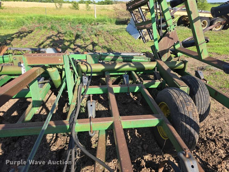 image for item DT6962 John Deere field cultivator