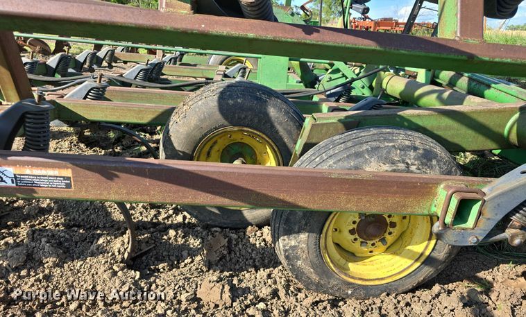 image for item DT6962 John Deere field cultivator