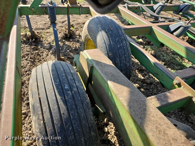 image for item DT6962 John Deere field cultivator