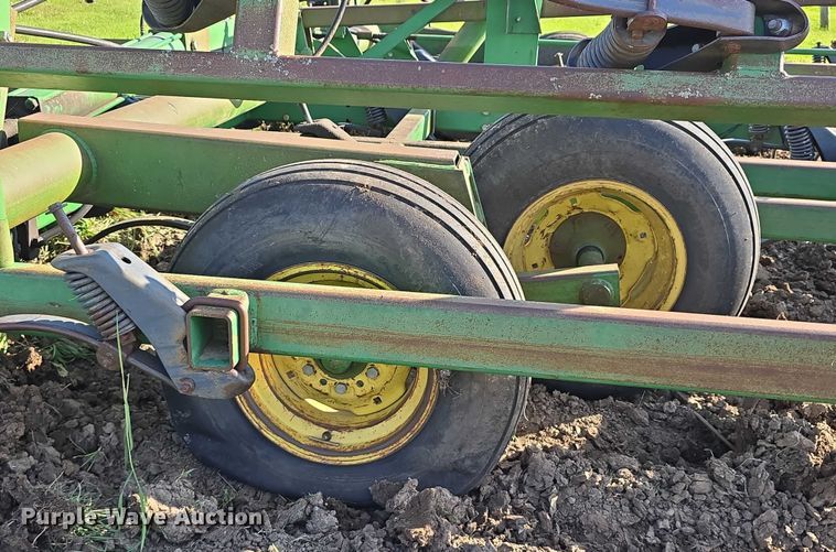 image for item DT6962 John Deere field cultivator