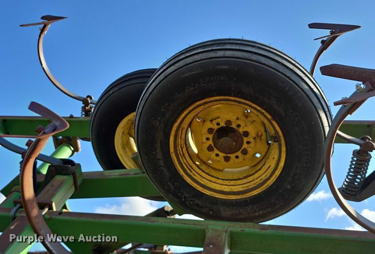 image for item DT6962 John Deere field cultivator