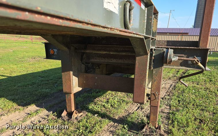 image for item DT6964 1980 Vulcan Mfg Trailers LB20 drop deck trailer