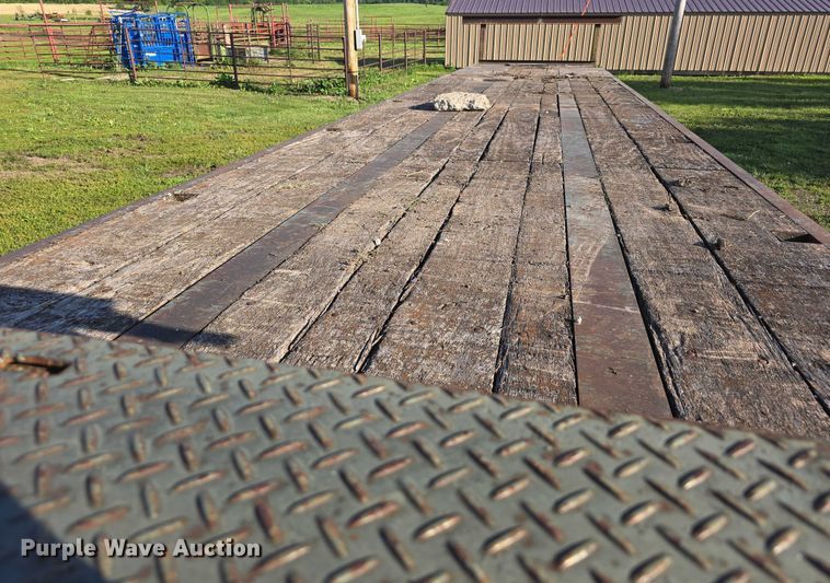 image for item DT6964 1980 Vulcan Mfg Trailers LB20 drop deck trailer