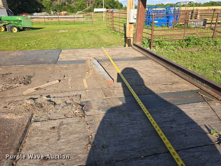 image for item DT6964 1980 Vulcan Mfg Trailers LB20 drop deck trailer