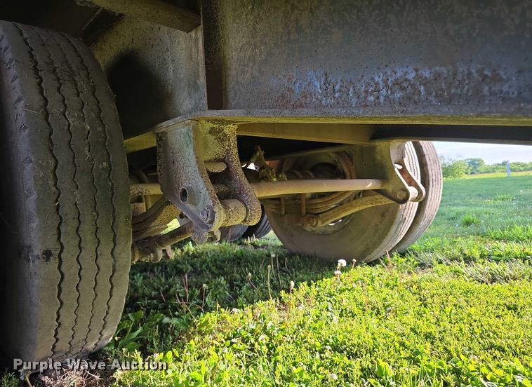 image for item DT6964 1980 Vulcan Mfg Trailers LB20 drop deck trailer