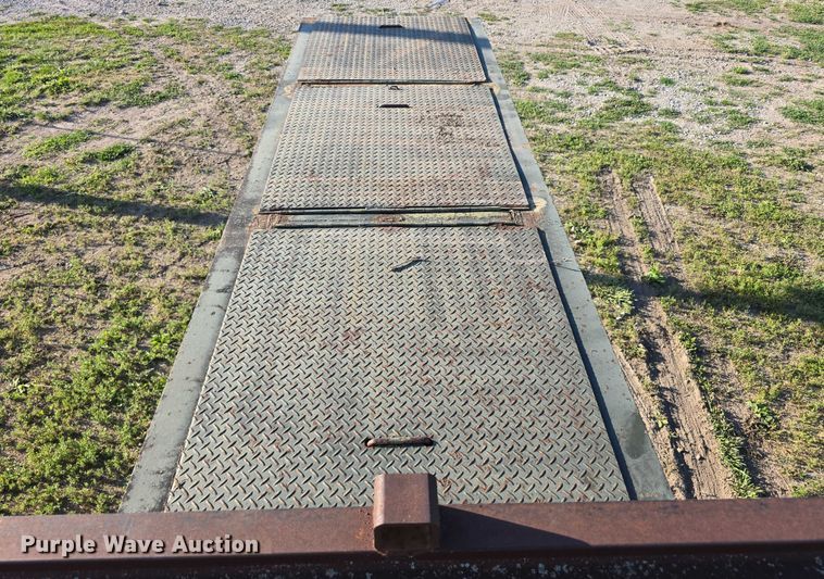 image for item DT6964 1980 Vulcan Mfg Trailers LB20 drop deck trailer