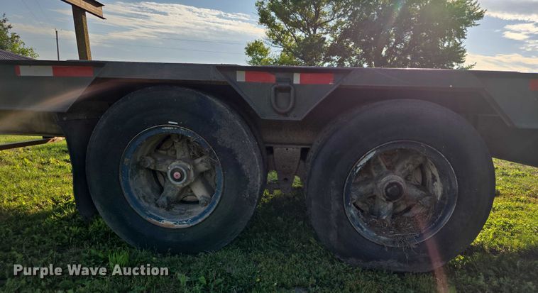 image for item DT6964 1980 Vulcan Mfg Trailers LB20 drop deck trailer