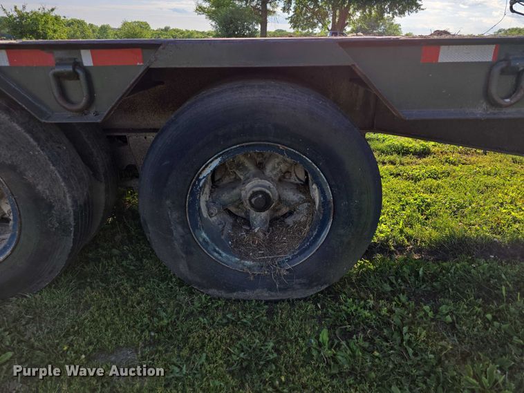 image for item DT6964 1980 Vulcan Mfg Trailers LB20 drop deck trailer