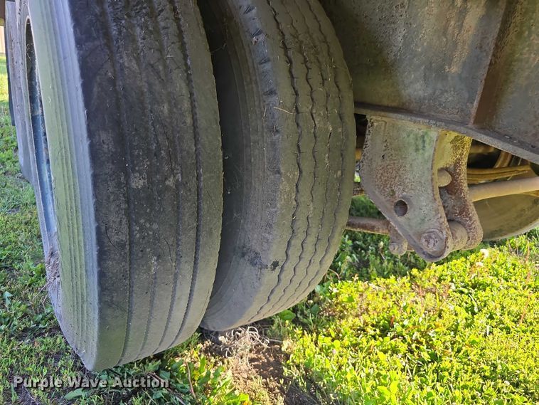 image for item DT6964 1980 Vulcan Mfg Trailers LB20 drop deck trailer