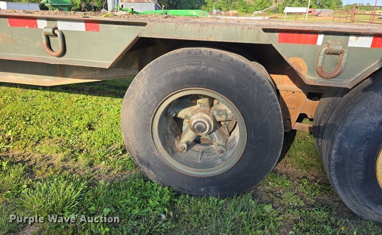 image for item DT6964 1980 Vulcan Mfg Trailers LB20 drop deck trailer