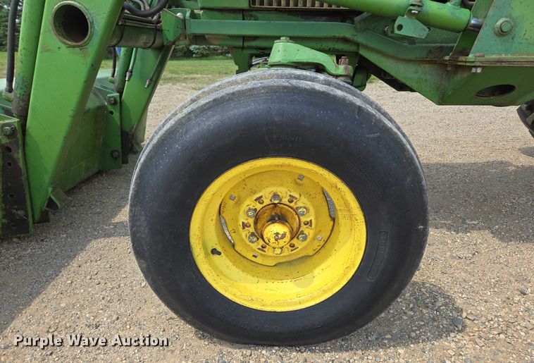 image for item DT7206 1975 John Deere 4030 tractor