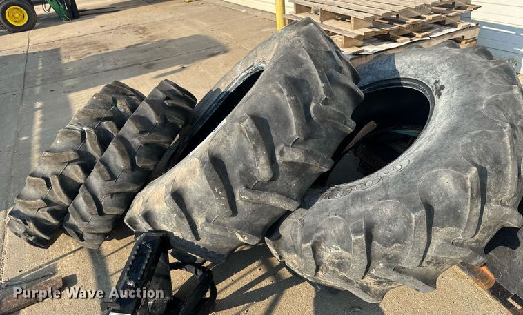 image for item DU7772 (4) tires