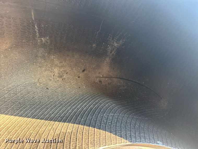 image for item DU7772 (4) tires