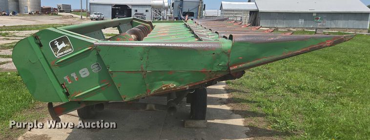 image for item DU7795 Massey Ferguson 1183 corn head