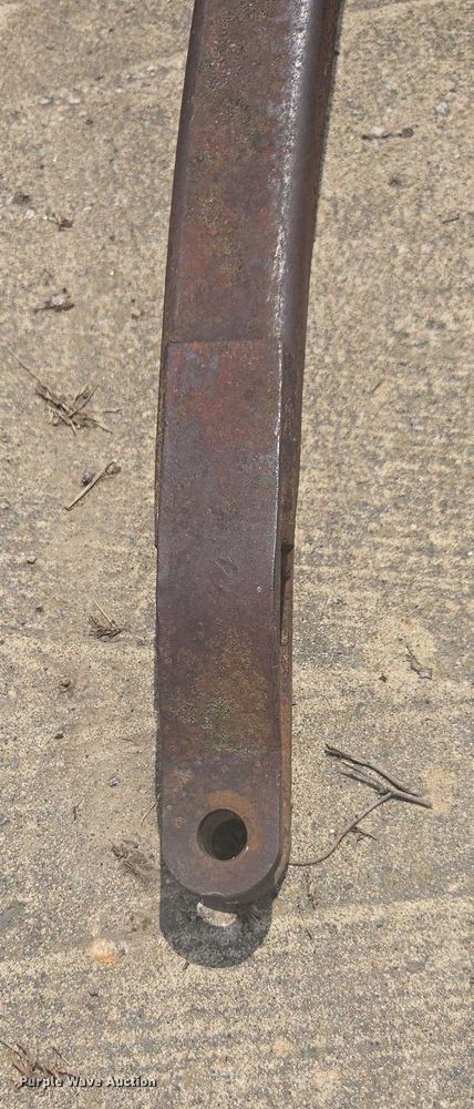 image for item DU7795 Massey Ferguson 1183 corn head