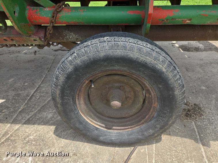 image for item DU7795 Massey Ferguson 1183 corn head