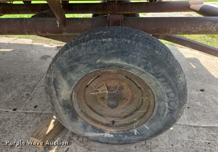 image for item DU7795 Massey Ferguson 1183 corn head