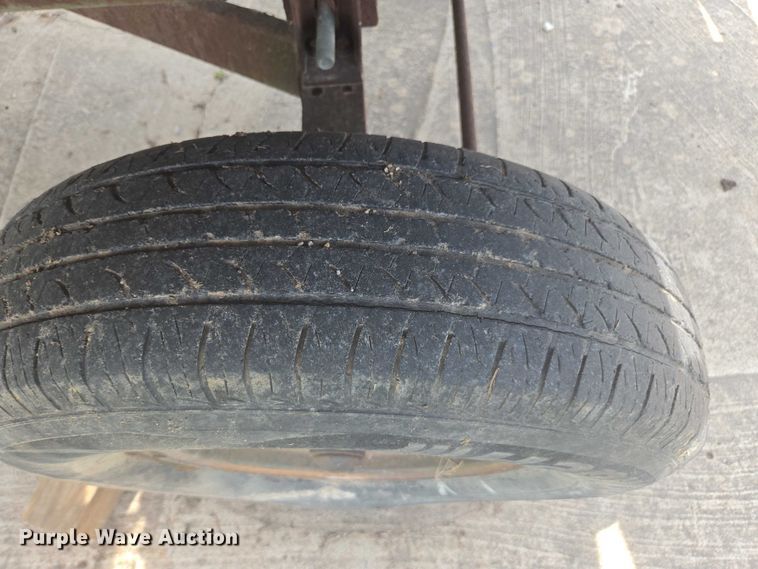 image for item DU7795 Massey Ferguson 1183 corn head