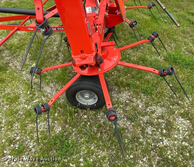 image for item DU7815 Kuhn GF 5202 THA hay tedder