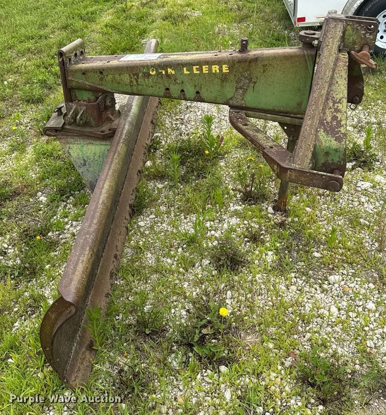 image for item DU7821 John Deere E0115 3 point blade