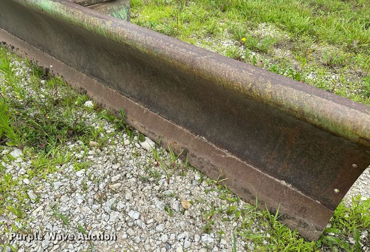 image for item DU7821 John Deere E0115 3 point blade