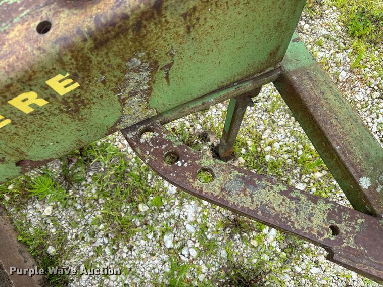 image for item DU7821 John Deere E0115 3 point blade