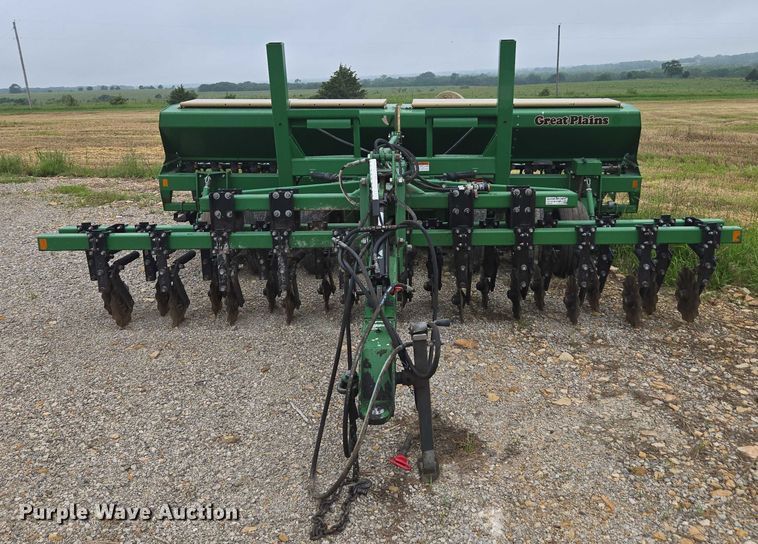 image for item DU7826 Great Plains CPH-1595 34 grain drill